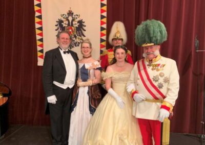 Ball hist. Tänze_Werner Dietrich und Anne Greiner-Müller_Foto mit dem Kaiserpaar